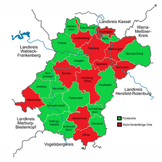 Karte des Schwalm-Eder-Kreises mit farblicher Kennzeichnung: Förderorte sind grün, nicht förderfähige Orte rot markiert. Die einzelnen Städte und Gemeinden sind beschriftet, angrenzende Landkreise sind ebenfalls eingezeichnet.
