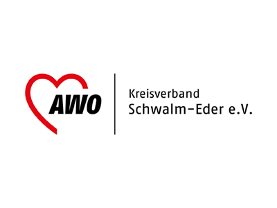 Logo des AWO Kreisverbandes Schwalm-Eder e. V. Links ist ein rotes Herz mit dem Schriftzug „AWO“, rechts daneben steht in schwarzer Schrift „Kreisverband Schwalm-Eder e. V.“ auf hellem Hintergrund.